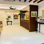 White House Beach Resort