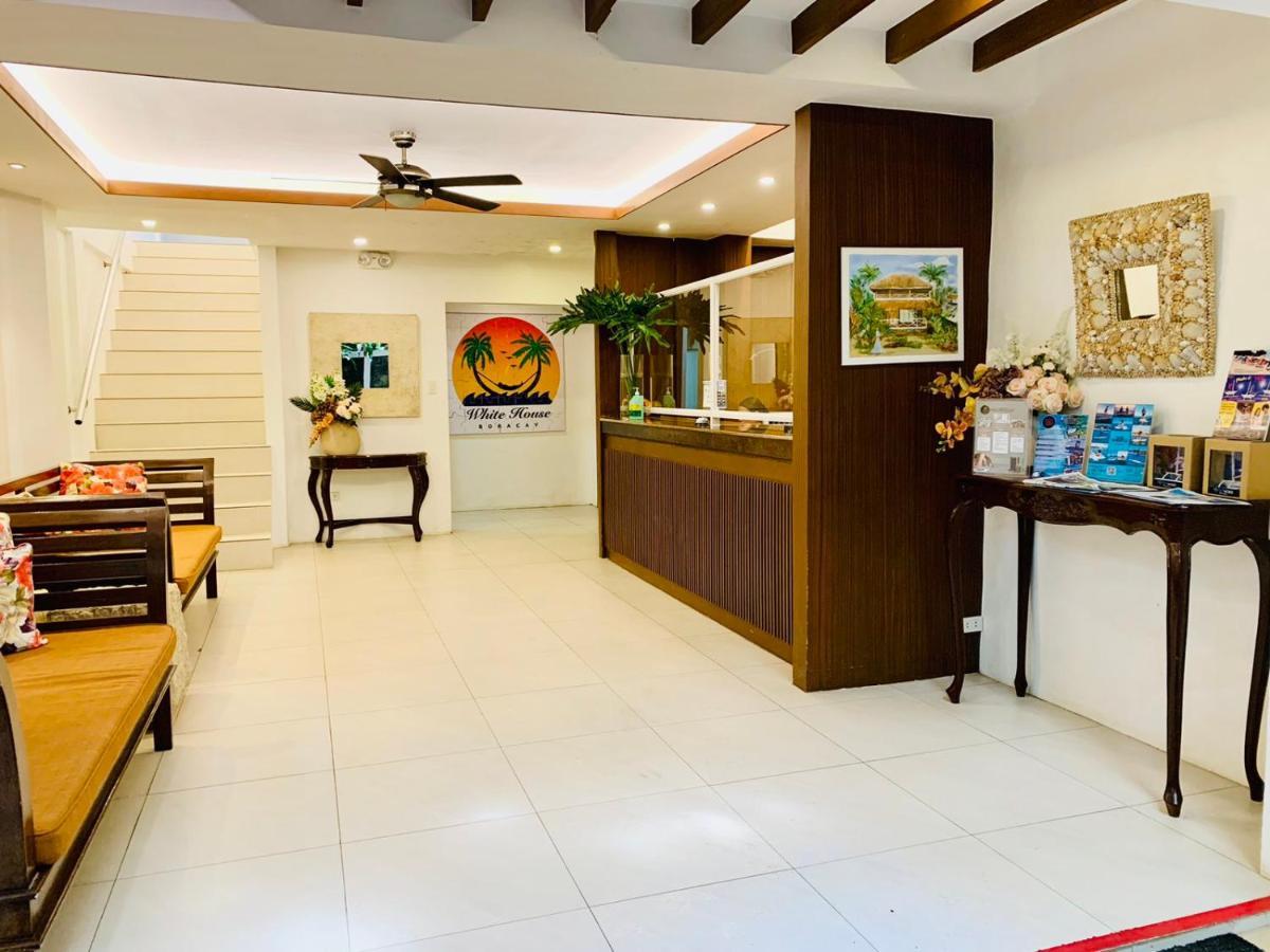 White House Apartment Balabag (Boracay)