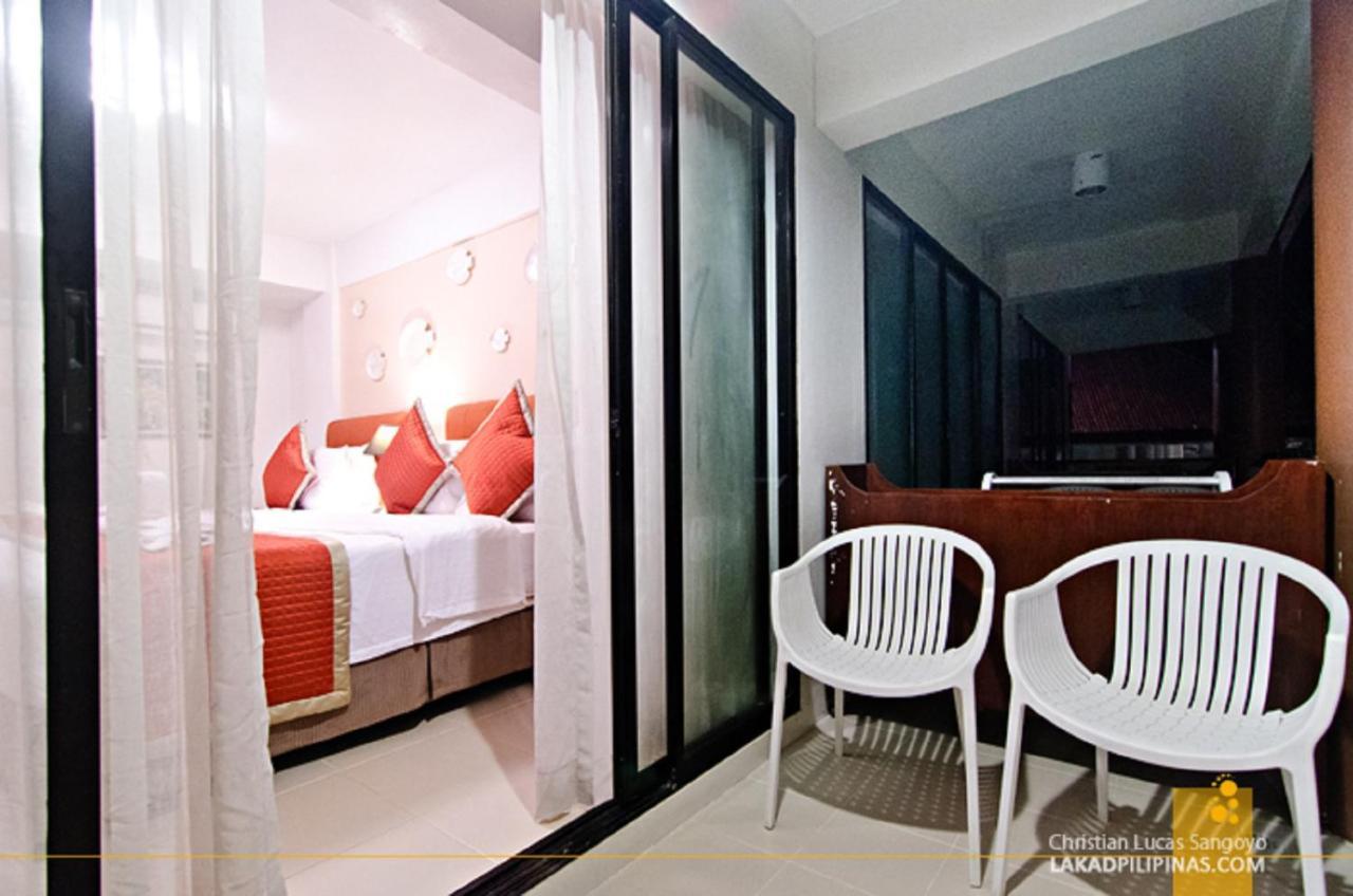White House * Balabag (Boracay)